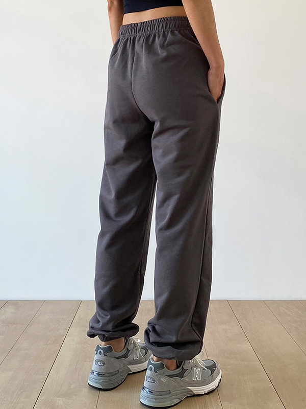 Locker sitzende Jogginghose mit Kordelzug-3